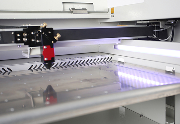 Máquina de grabado y corte por láser ML-7045P - Imagen 23